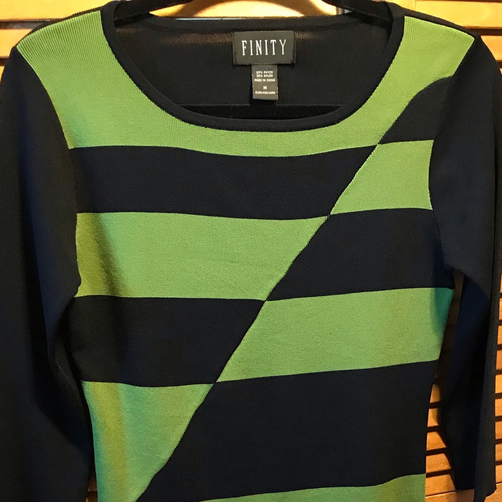 Finity Black & Green Stretch Top - Picture 3 of 8